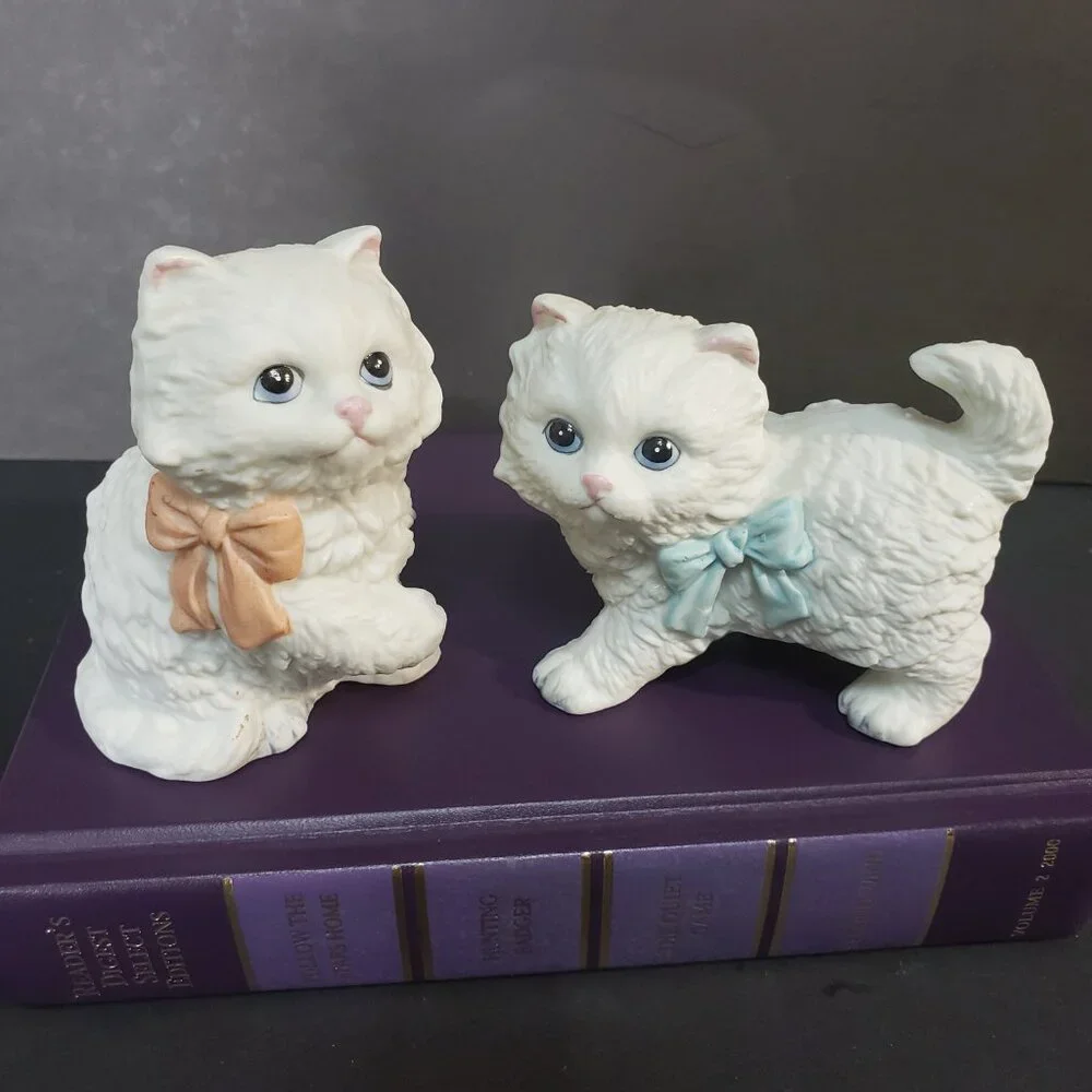 Vintage 80s Homco Set of 2 White Porcelain Kitten Cat Figurines Pink Blue Bow